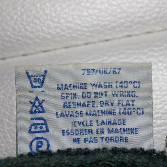 VTG Buckingham Lambswool Green with Geometric Sweater Made In England  Large - Picture 9 of 9